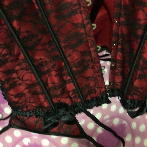 NWOT corset 5XL but fits like an XL at the tightest capacity - Picture 4 of 4